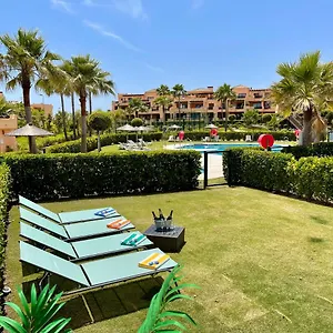 Golf With Private Garden Direct Pool Access Apartamento Casares